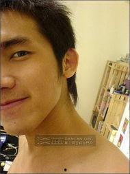 日韩单眼皮帅哥美女视频,独特魅力，跨越界限的美